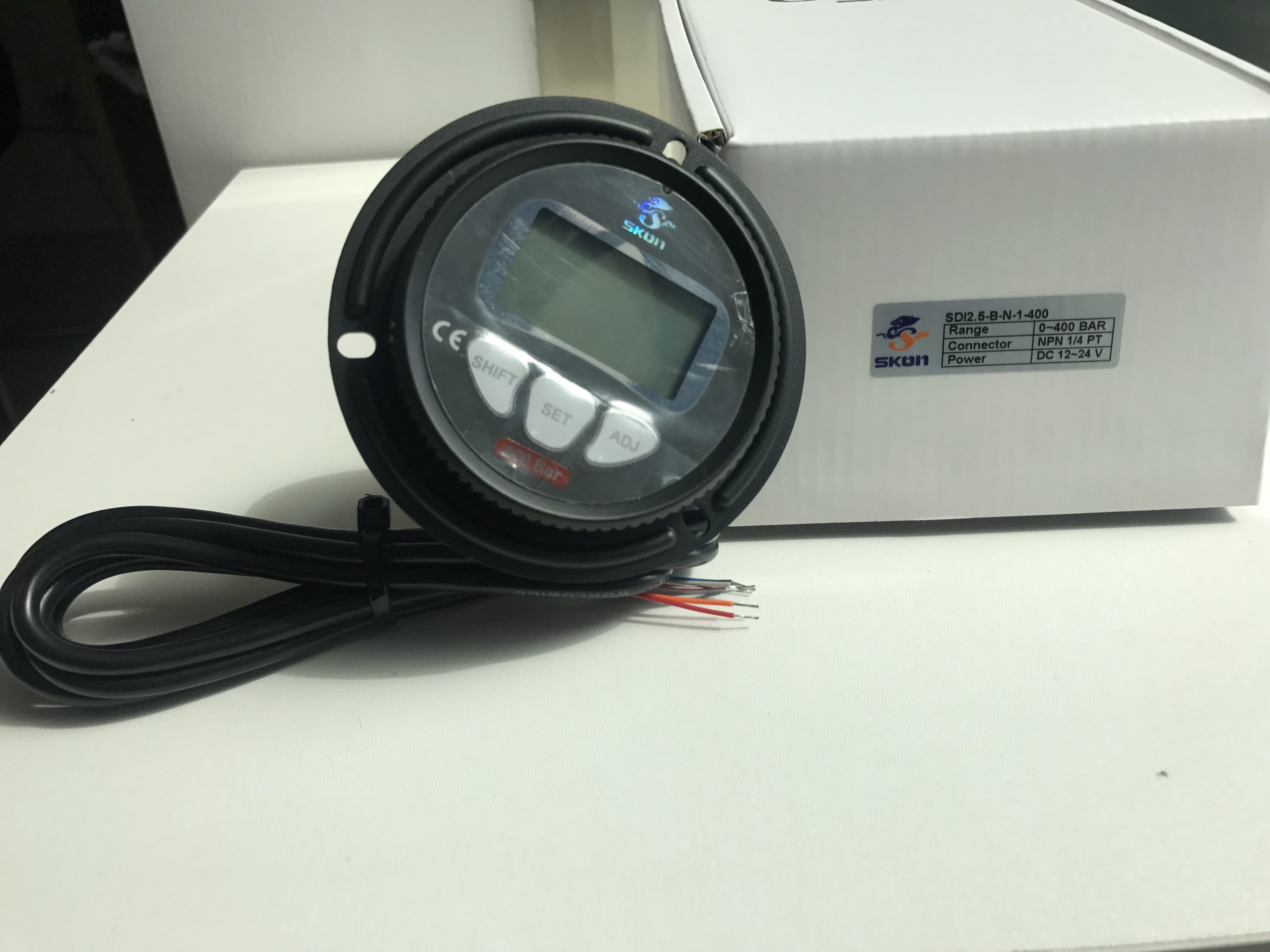 威盾三位四通电磁换向阀在流体控制回路中的换向应用与选型关注点配图