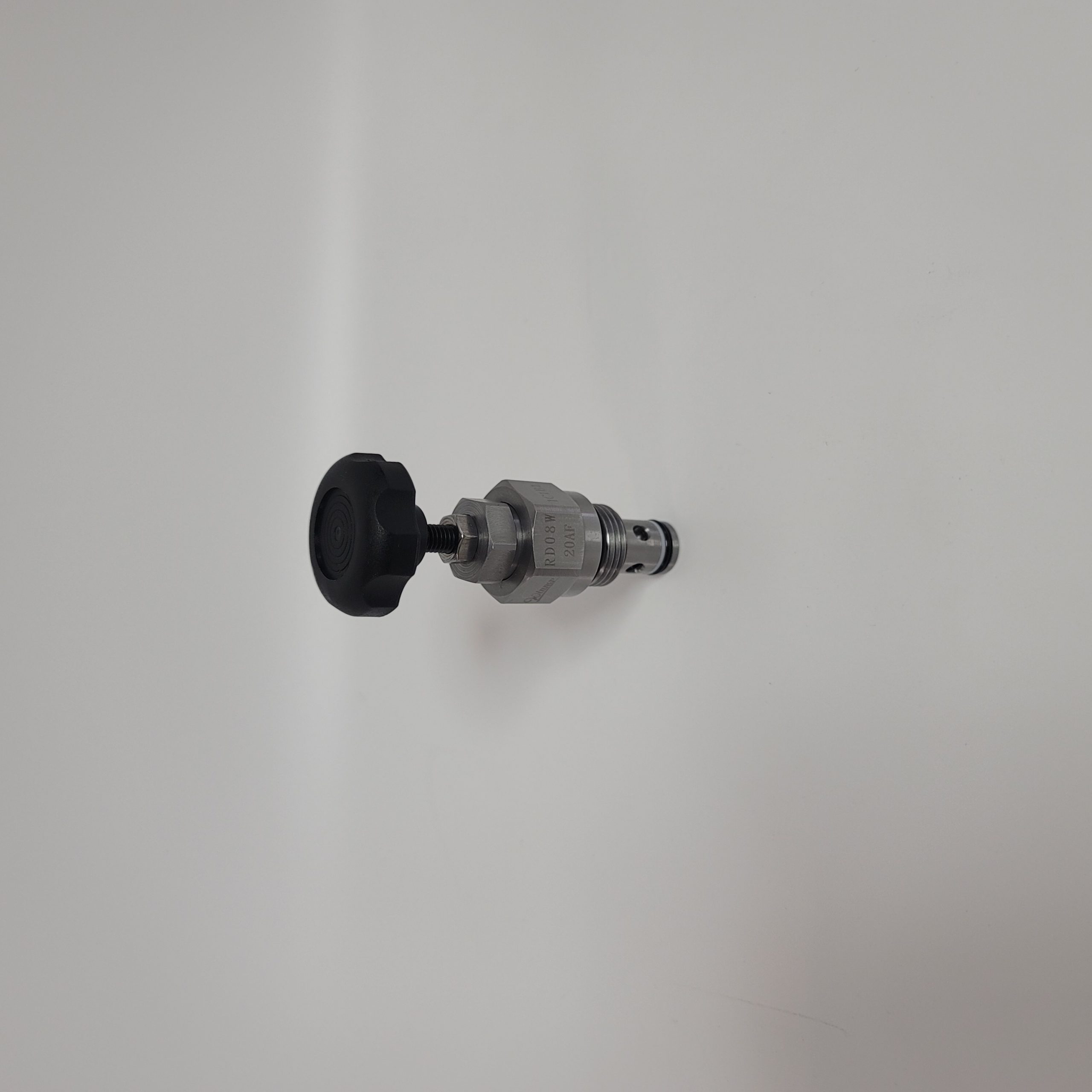 纽曼油缸型号在机械设备性能匹配中的关注要点配图