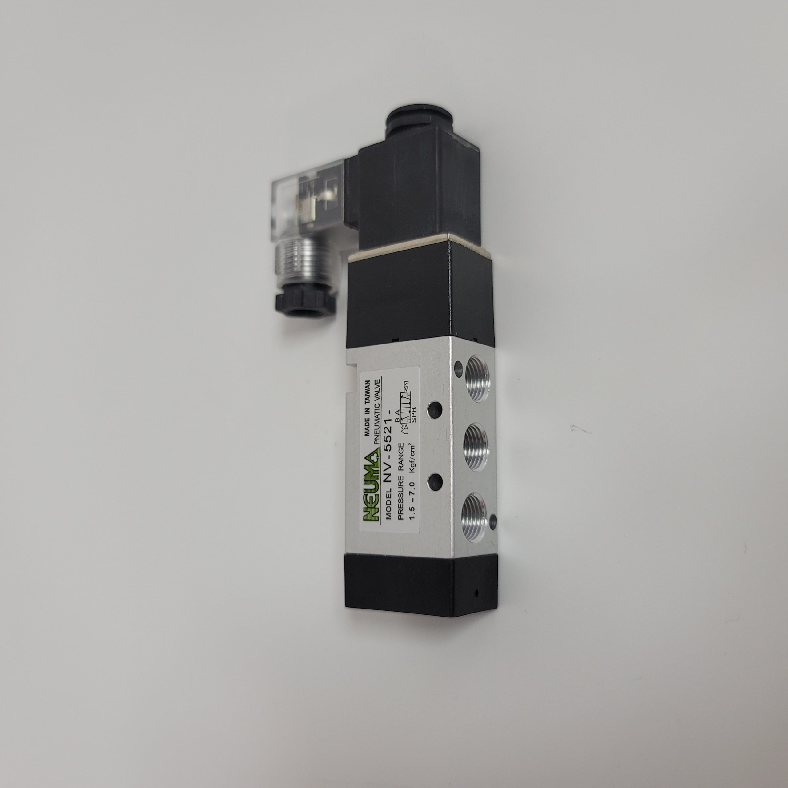 威卡压力表的性能与耐用性解析:工业压力测量中的专业表现配图