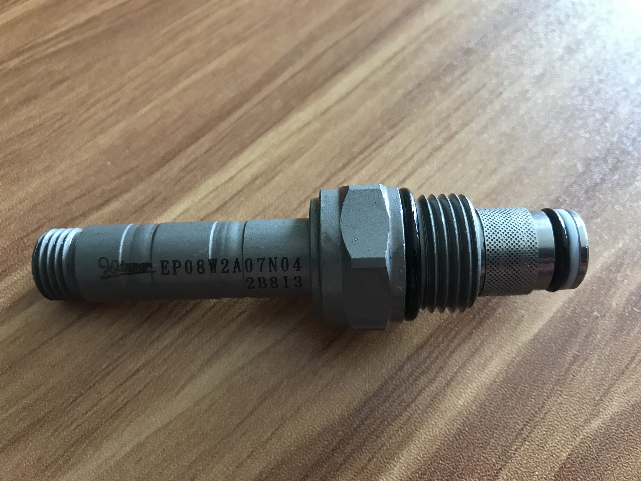 识别SMC标准气缸型号时,铭牌信息、缸径行程与安装尺寸缺一不可配图