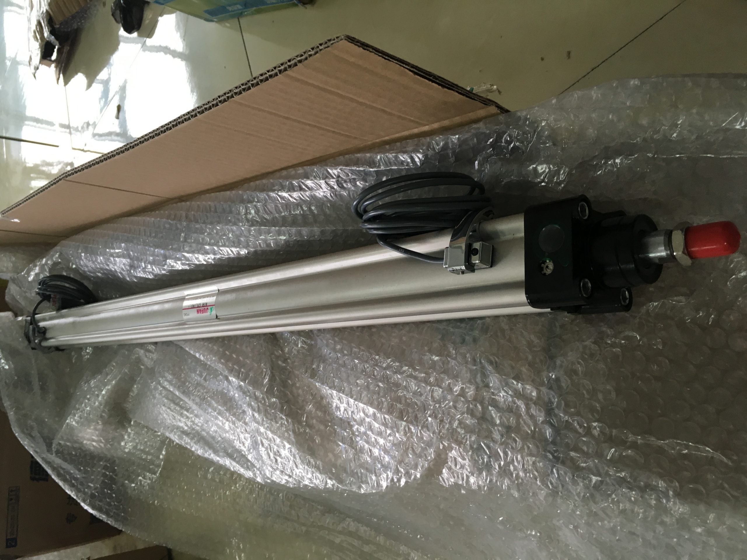 机械行业应用展望:金器三位四通M型电磁换向阀配图