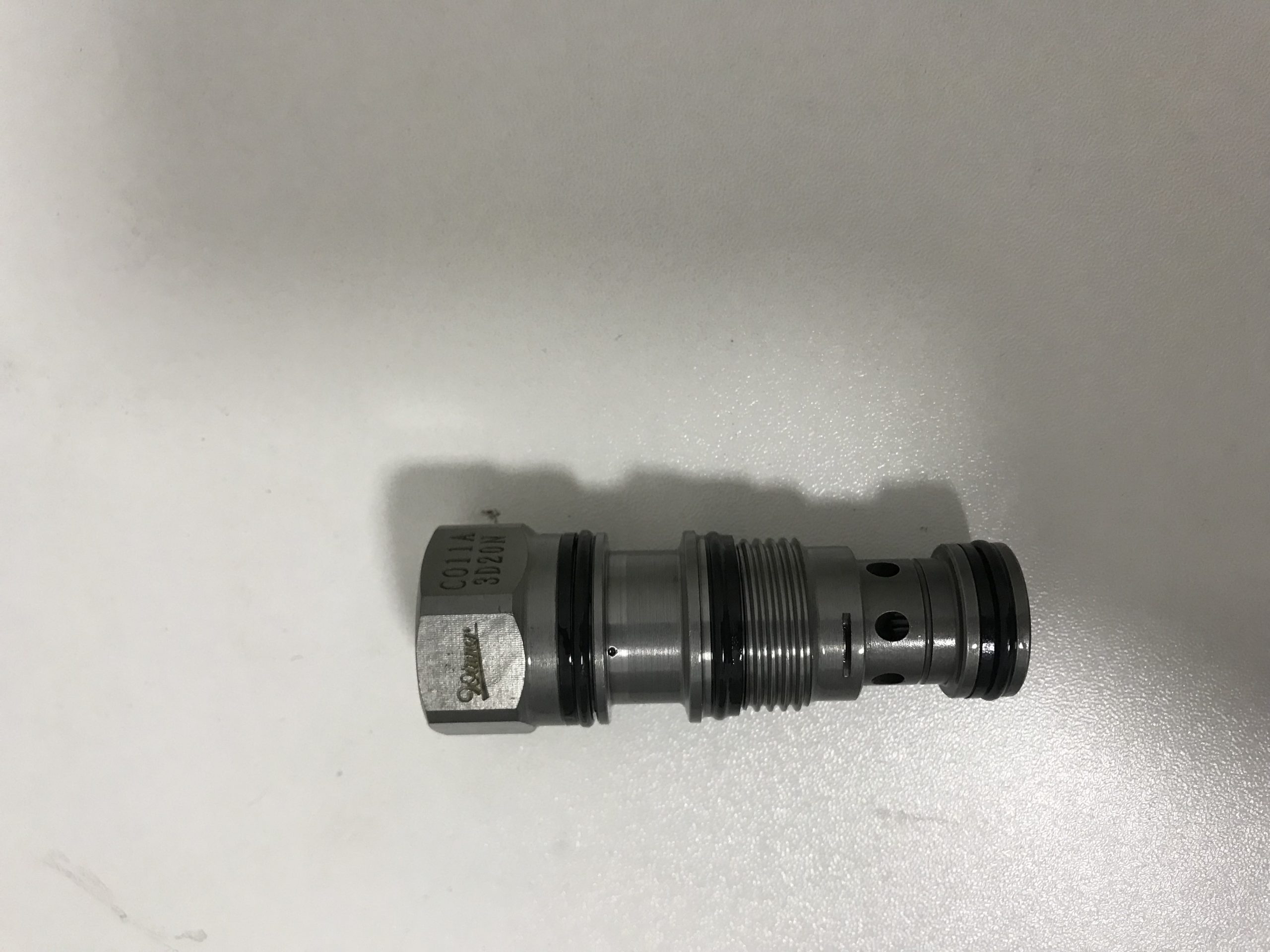 峰昌单向液压阀在高效流体控制系统中的作用配图
