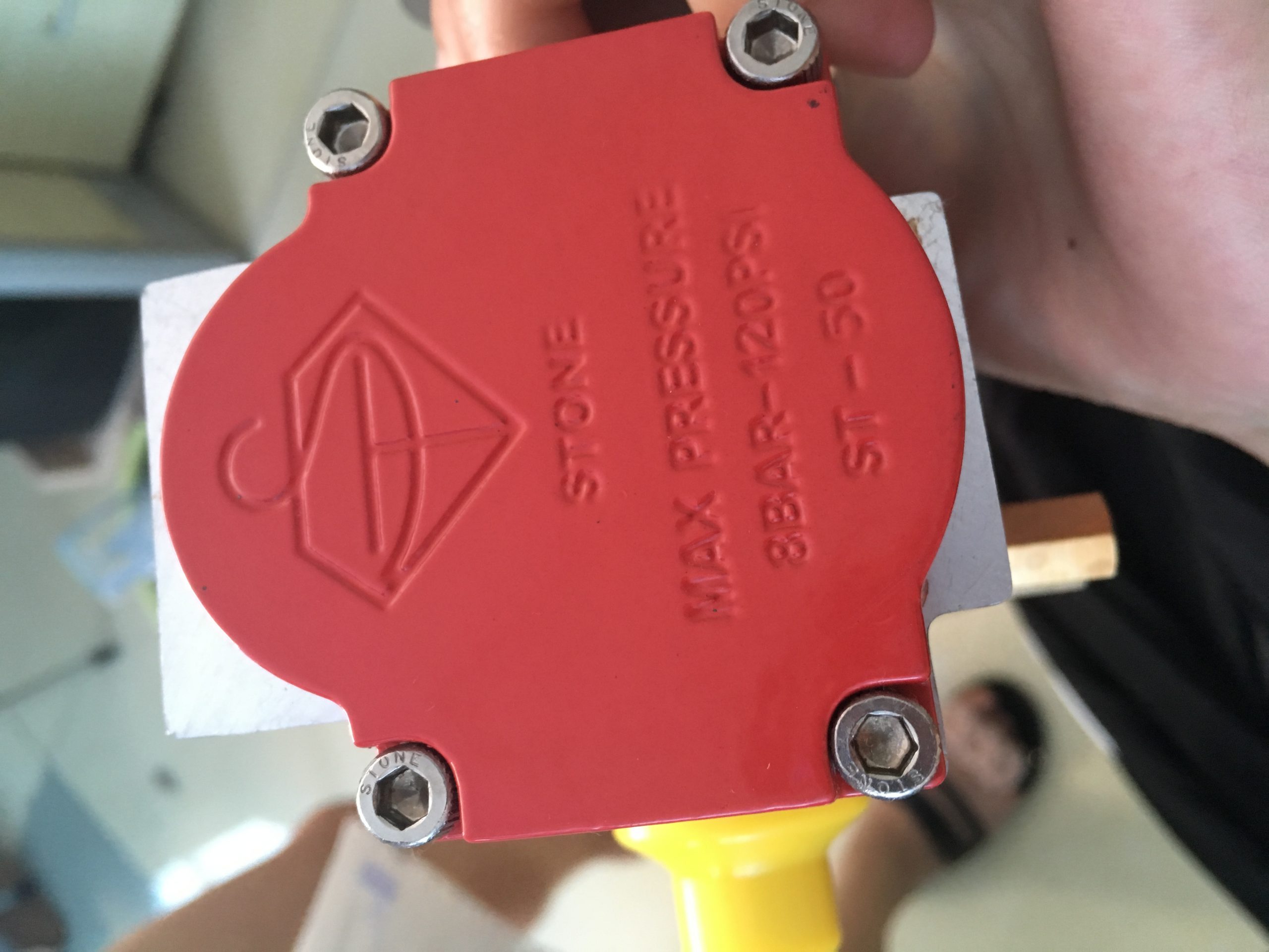 从控制信号到阀芯响应:大金比例电磁换向阀控制器工作原理解析配图